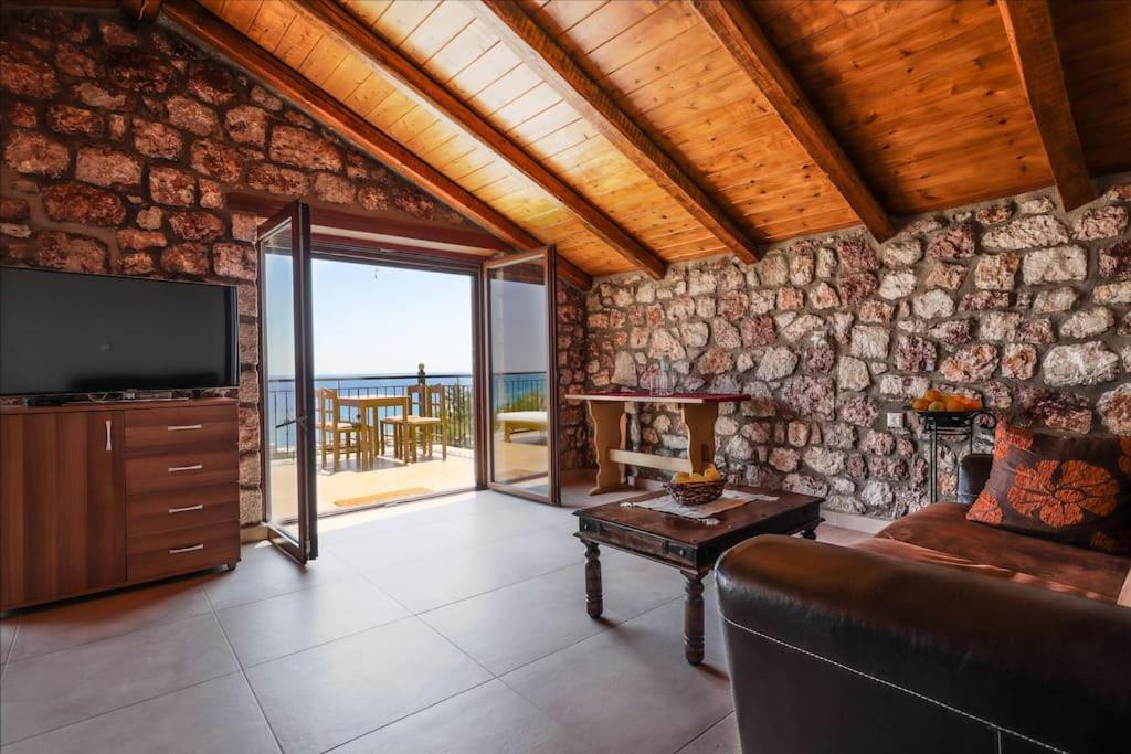 Petronas Land House 2 Villa Archangelos  Eksteriør bilde