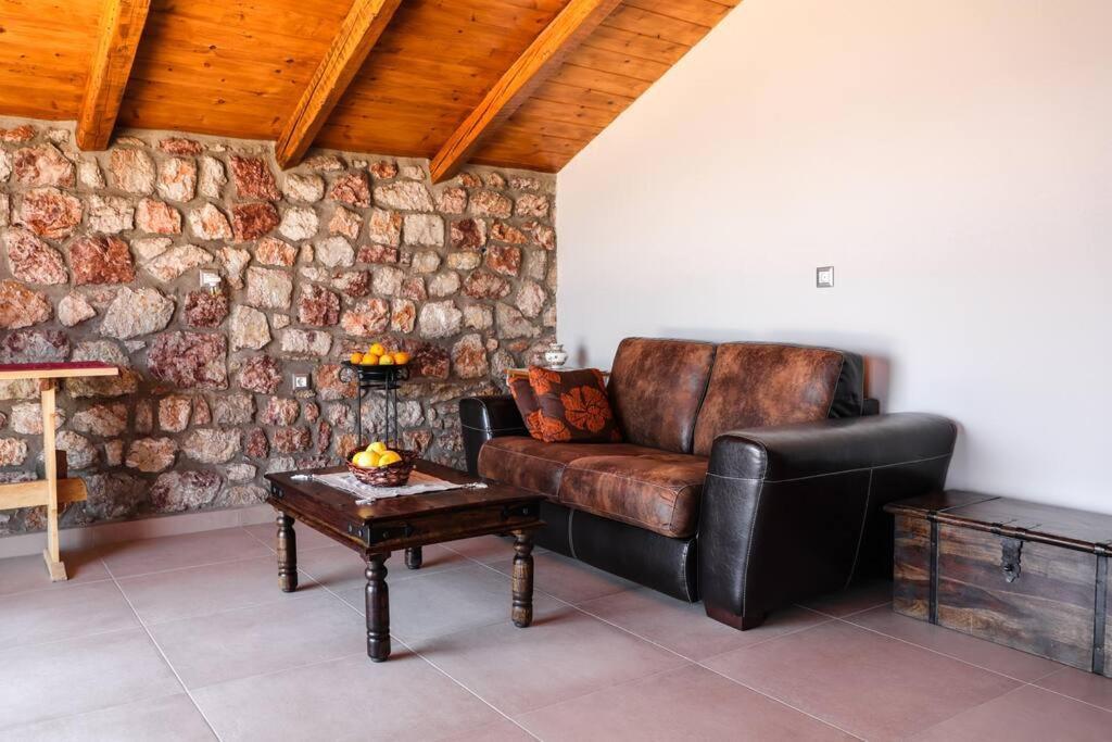 Petronas Land House 2 Villa Archangelos  Eksteriør bilde